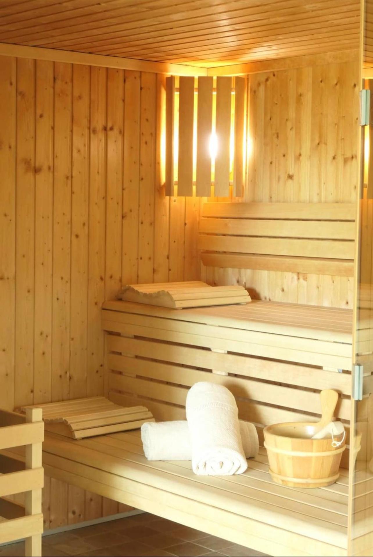 Les Bastides De Chanteraine Bungalows, Lodges & Spa Aiguines Ngoại thất bức ảnh