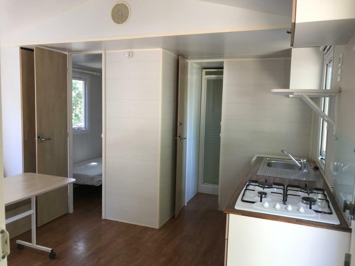 Les Bastides De Chanteraine Bungalows, Lodges & Spa Aiguines Ngoại thất bức ảnh